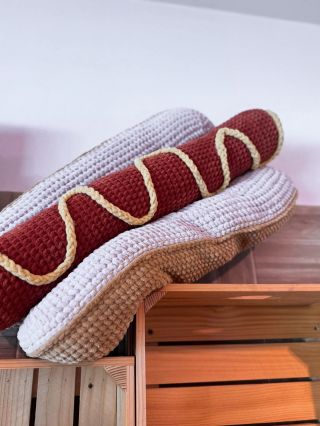 Ty neznáš našeho maskota?!😳 Tak se na něj přijď podívat zítra od 8:00 na prodejnu.😝 Tě párek!🌭