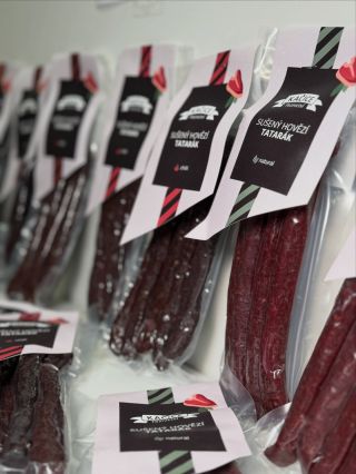 Sušené tataráky nebudou.❌ Kecáme!😜 Budou a bude jich dost.🤩Kterou příchuť si vezmeš domů?🤨 Tě párek! 🌭