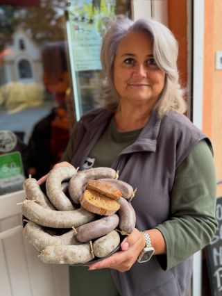 Tak co?🤭 Kolik zabijačkových produktů sis už od nás odnesl/a?😜 Dej nám vědět v komentářích.🗯️ Tě párek!🌭