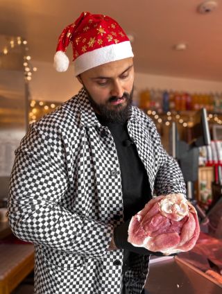 Nezáviď❗️ Každý chce dostávat takovéhle zamilované pohledy 👀❤️ Díky našemu masu si je zasloužíš 🥩 a navíc to zvládneme i o...